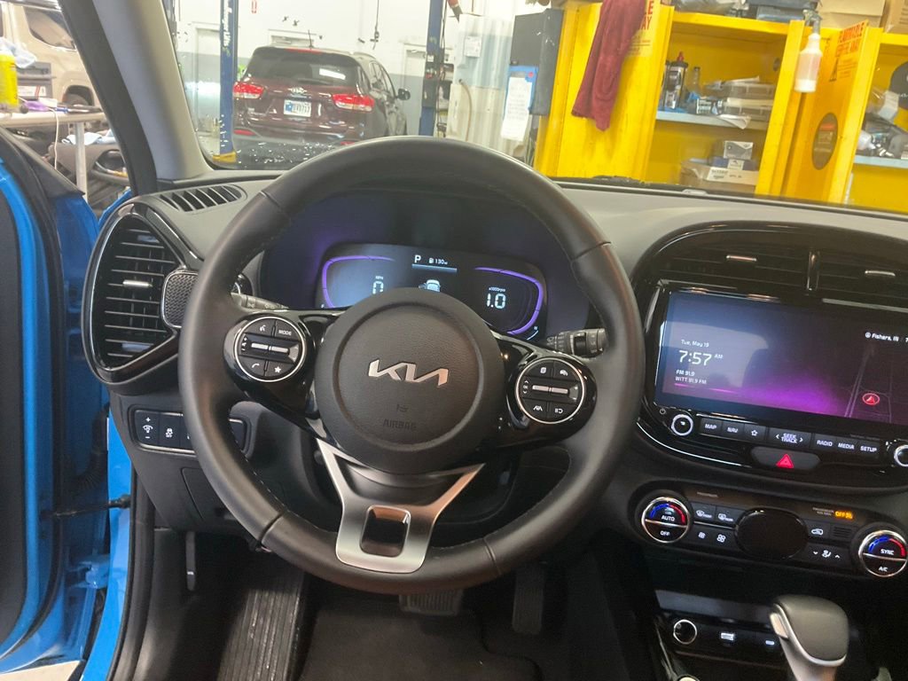 Used 2025 Kia Soul EX FWD image 14