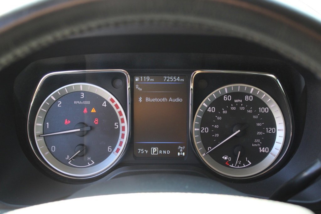 Used 2019 Nissan Titan SV w/ SV Convenience Package image 24