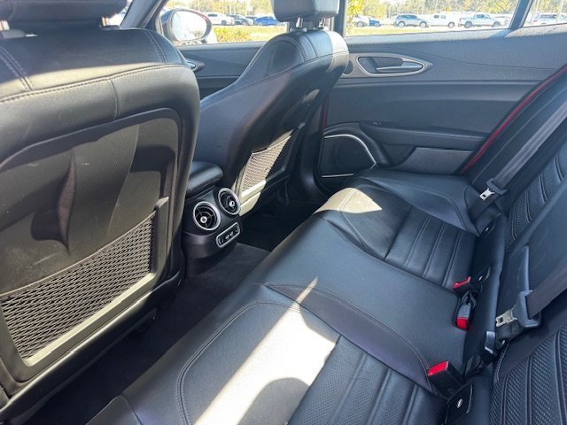 Used 2022 Alfa Romeo Giulia Veloce image 14