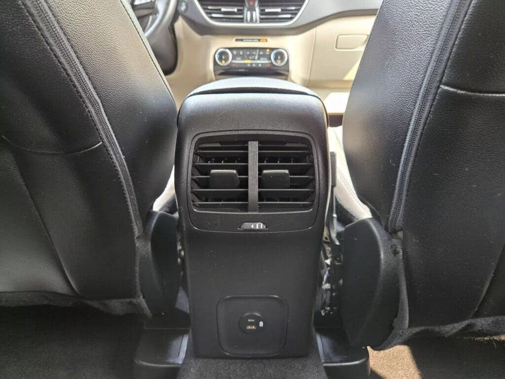 Used 2022 Ford Escape SEL image 18