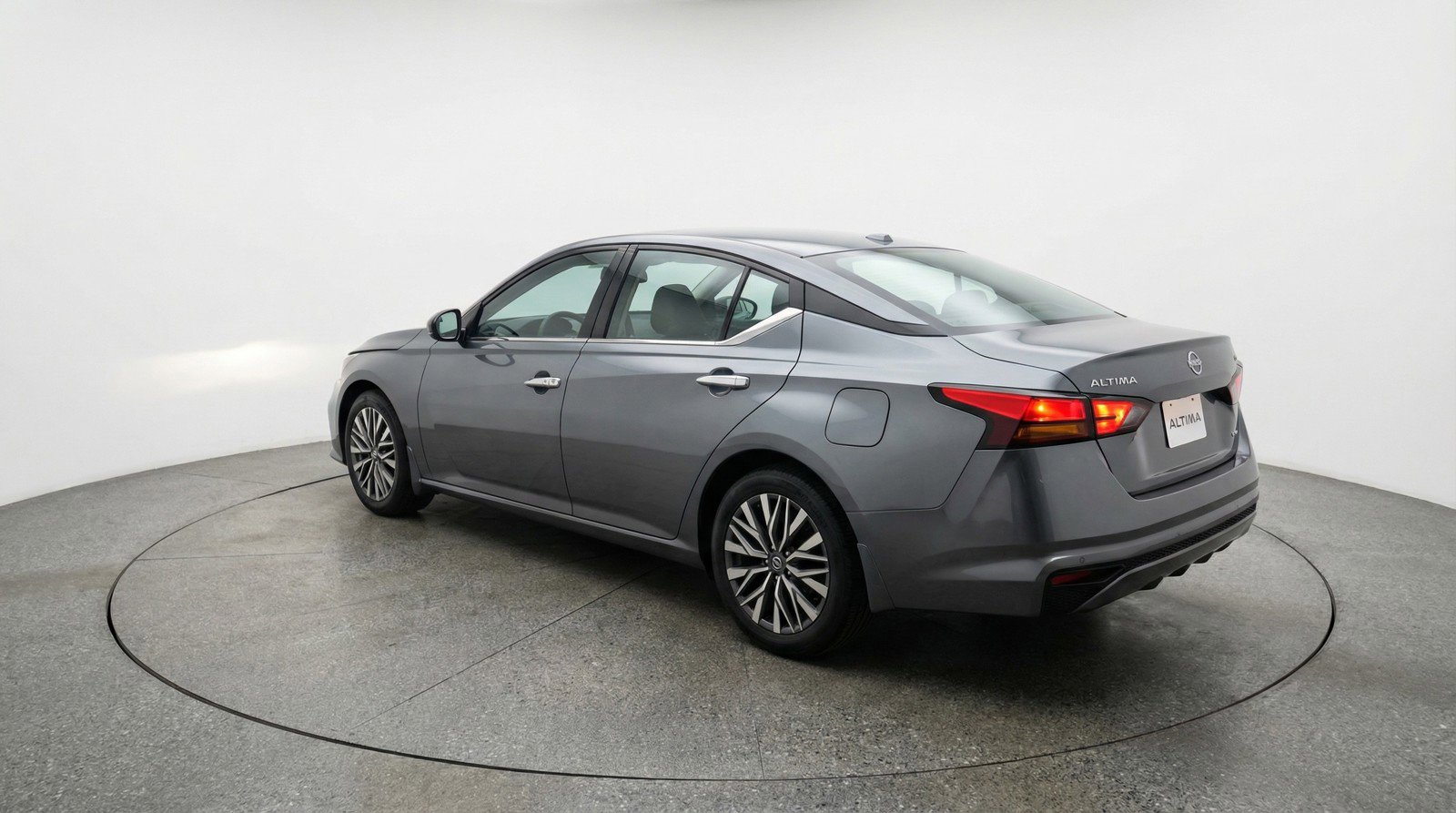 Used 2025 Nissan Altima 2.5 SV image 6