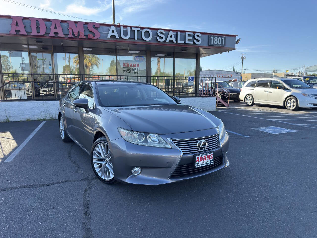 Used 2013 Lexus ES 350 w/ Luxury Pkg FWD image 1
