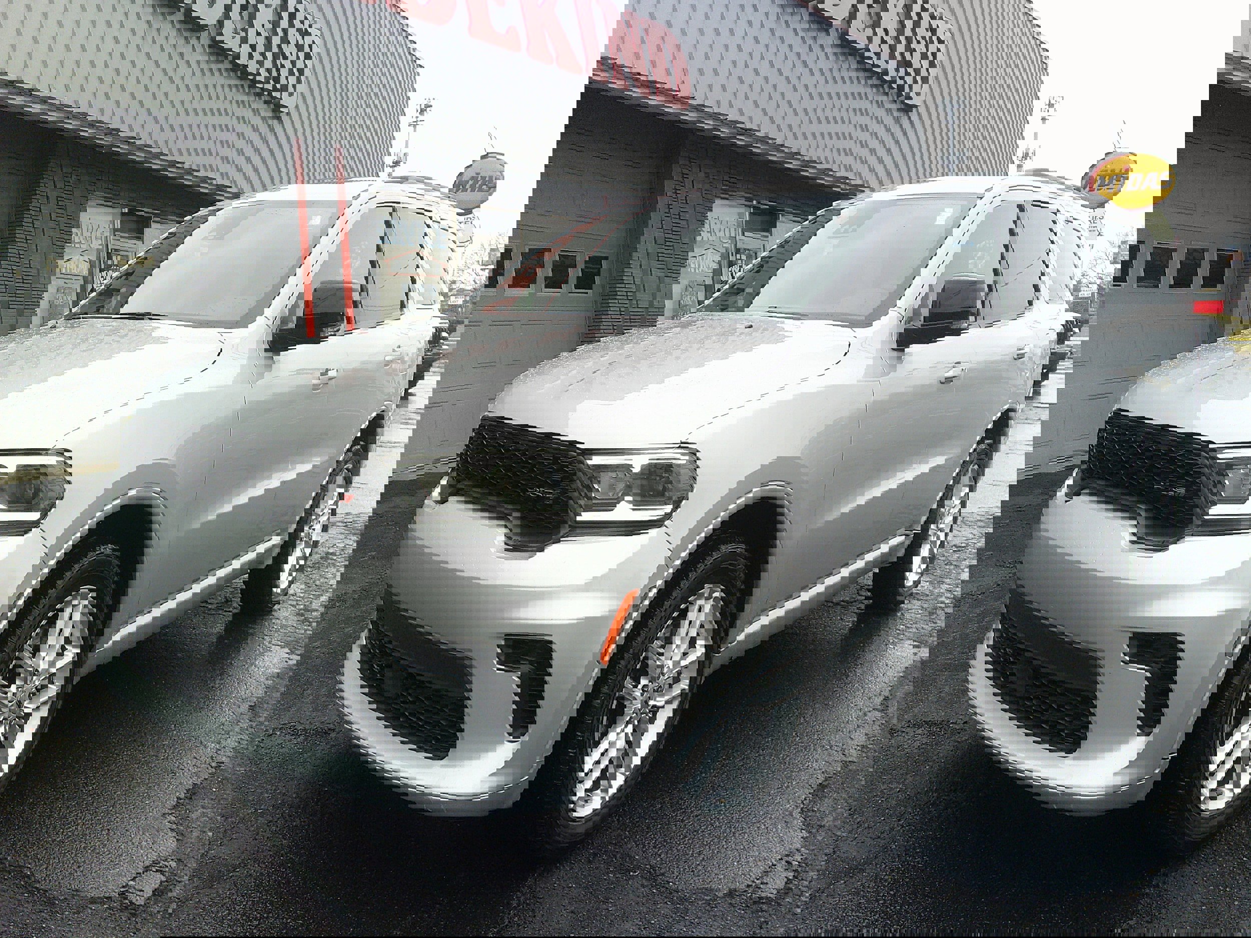 Used 2024 Dodge Durango GT image 3