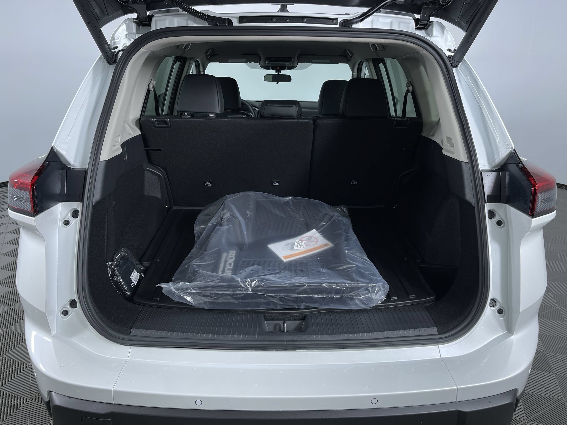 New 2026 Nissan Rogue SV AWD/4WD image 24