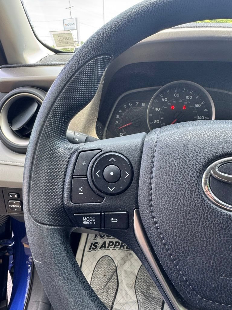Used 2014 Toyota RAV4 LE AWD/4WD image 16