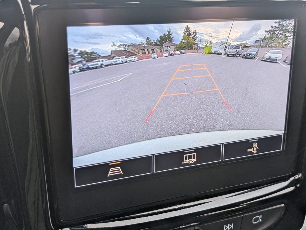 Used 2023 Chevrolet Traverse LT image 19