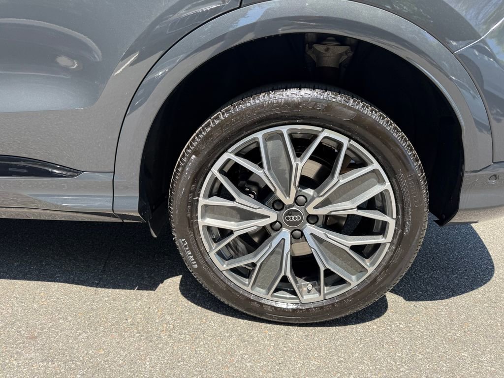 Used 2025 Audi Q5 Premium Plus w/ Premium Plus AWD/4WD image 11