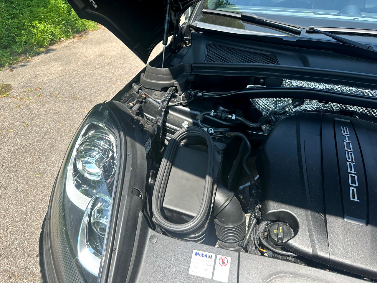 Used 2018 Porsche Macan Sport Edition image 25