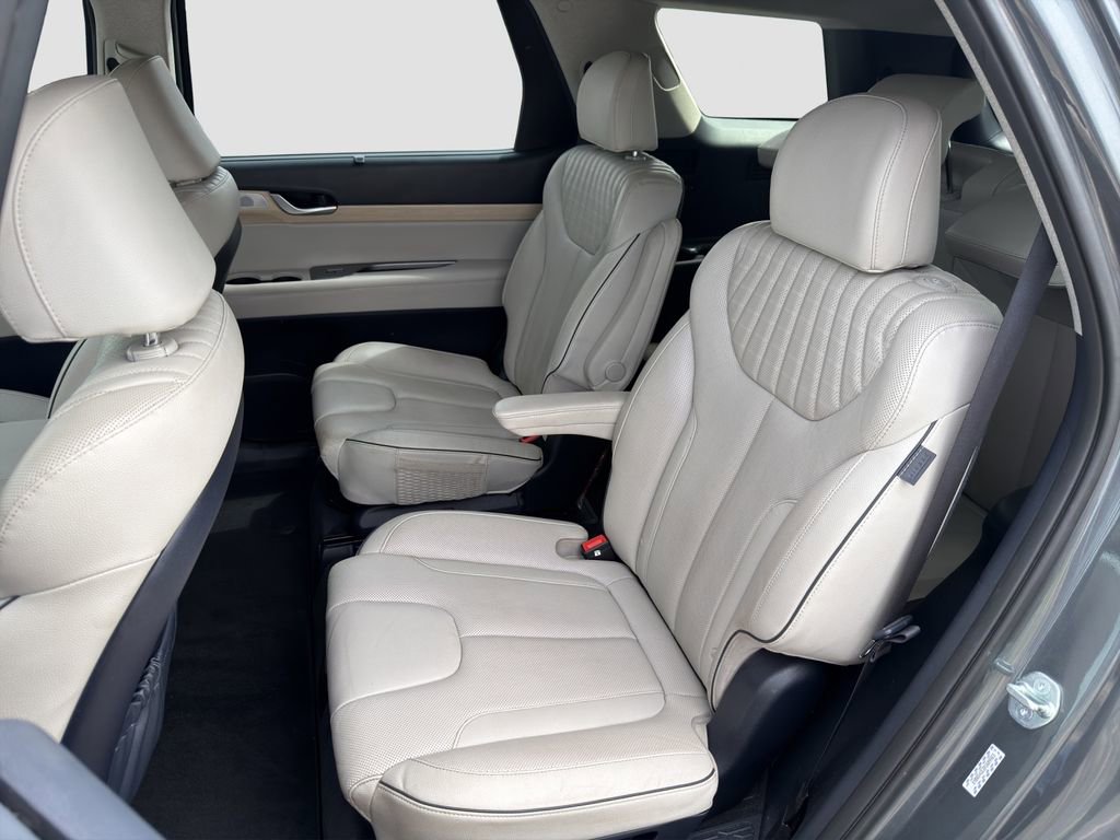 Used 2023 Hyundai Palisade Limited FWD image 13