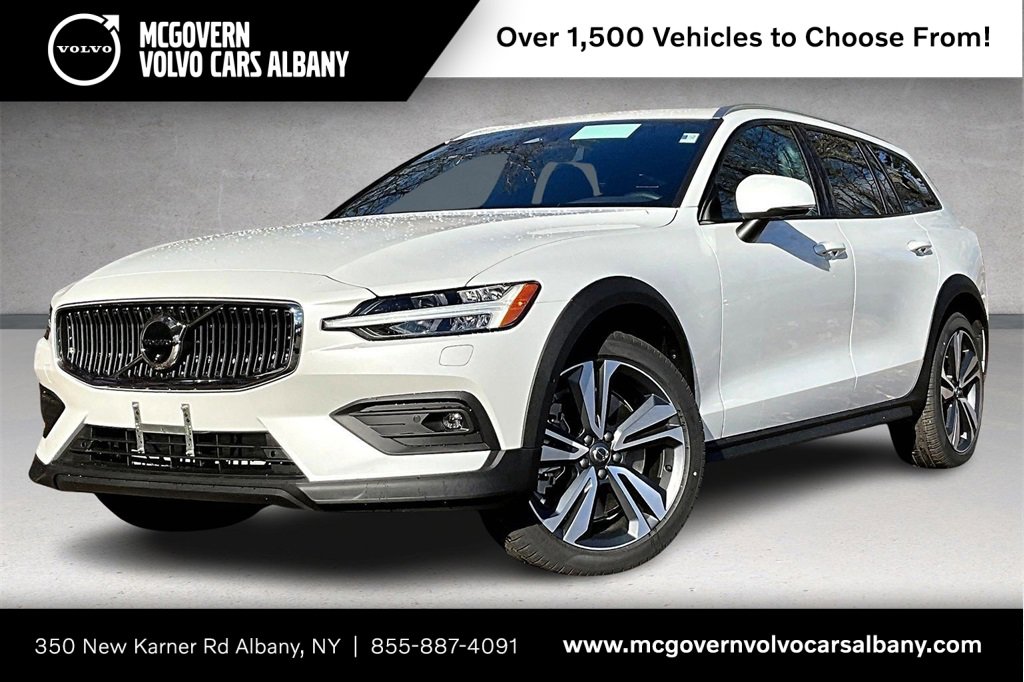 New 2026 Volvo V60 B5 Cross Country Plus w/ Protection Package Premier