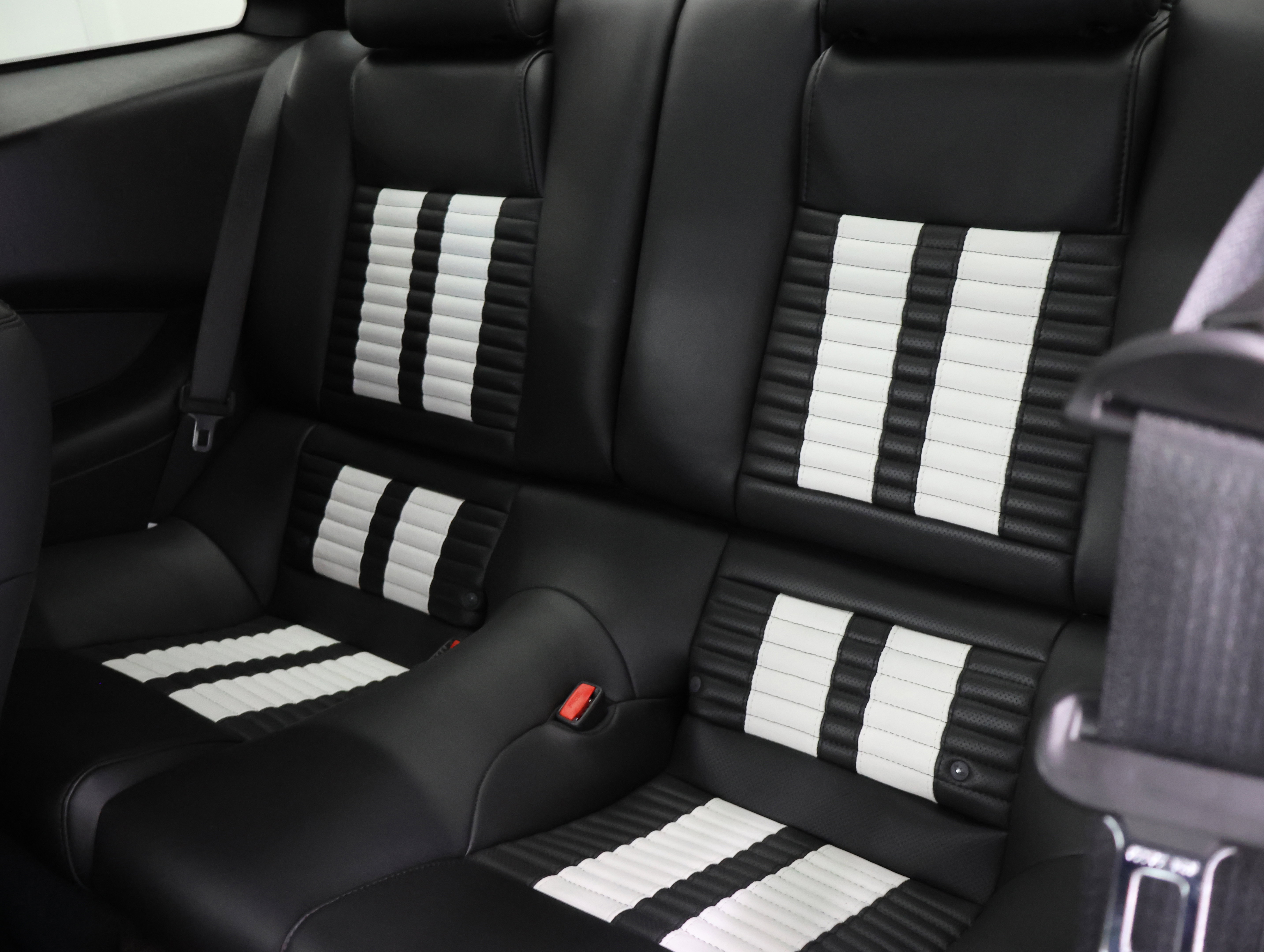 Used 2013 Ford Mustang Shelby GT500 RWD image 9