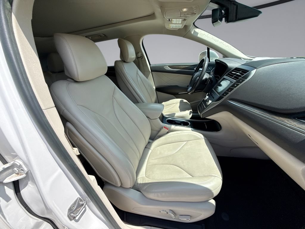 Used 2019 Lincoln MKC Reserve w/ MKC Technology Package FWD image 16