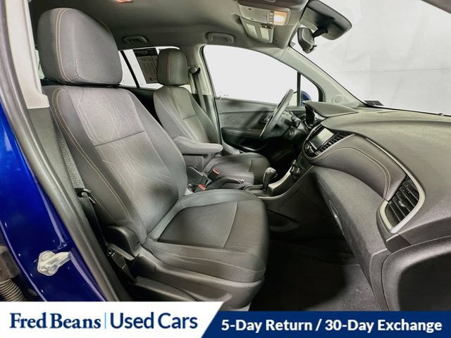 Used 2017 Chevrolet Trax LT w/ Driver Confidence Package AWD/4WD image 32