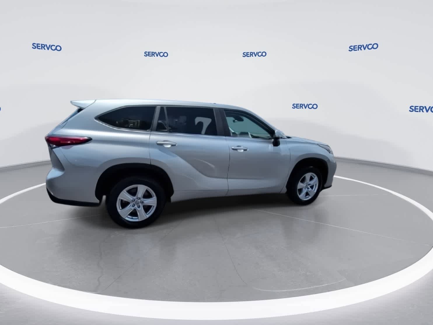 Used 2023 Toyota Highlander L FWD image 8