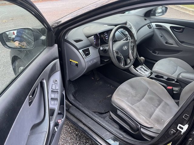 Used 2013 Hyundai Elantra GLS w/ Preferred Pkg image 4