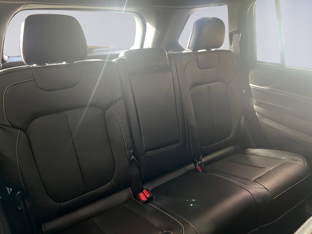 New 2025 Jeep Grand Cherokee Limited image 19