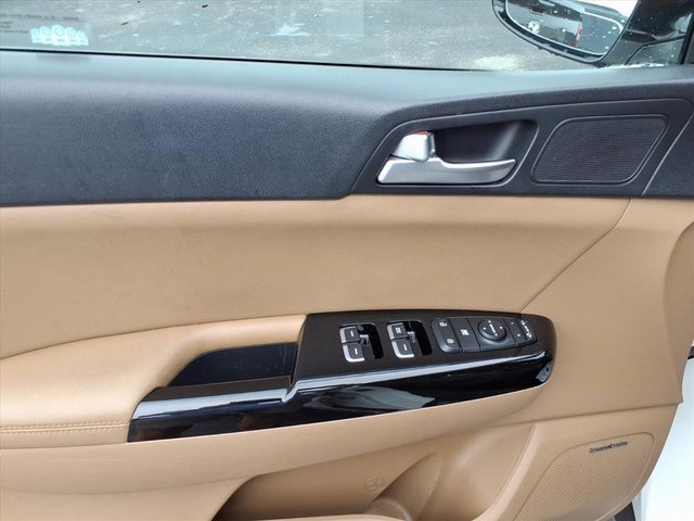 Used 2018 Kia Sportage SX image 3