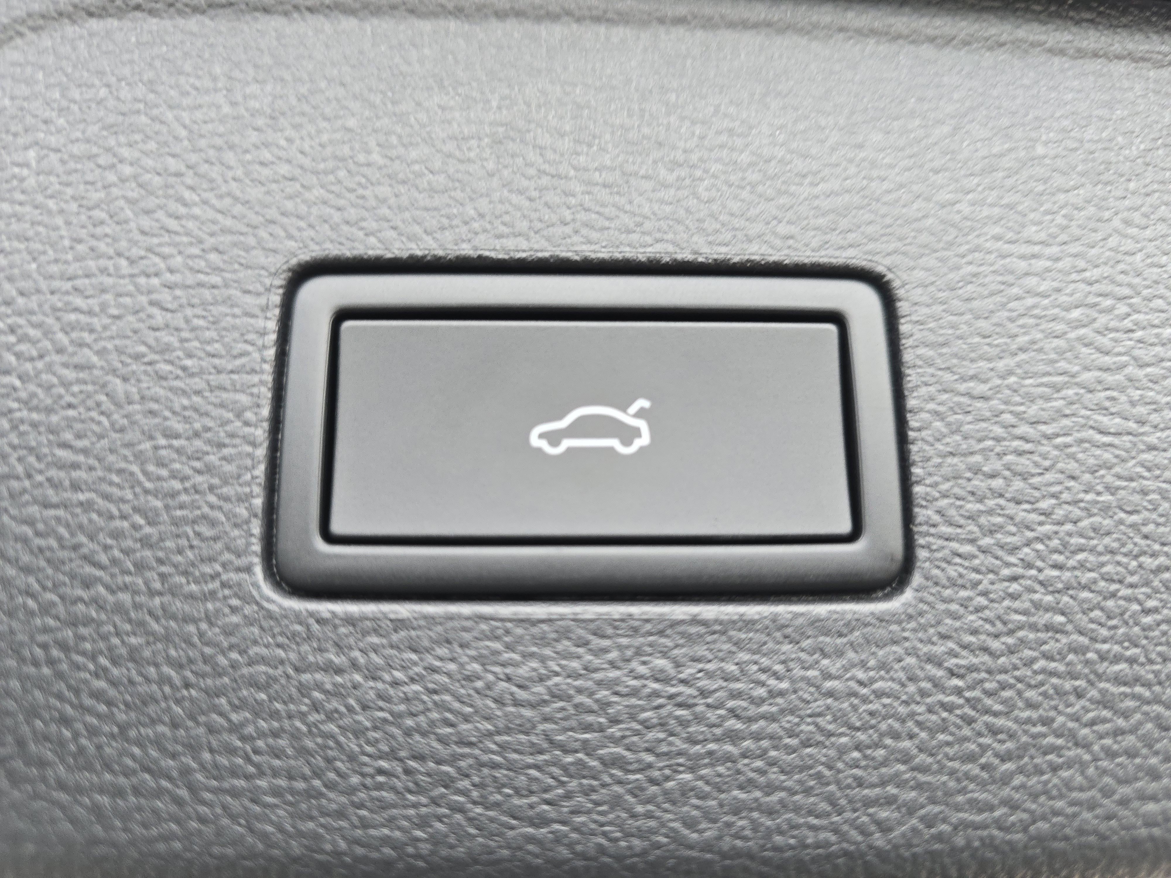 New 2026 Volkswagen Atlas Peak Edition image 15