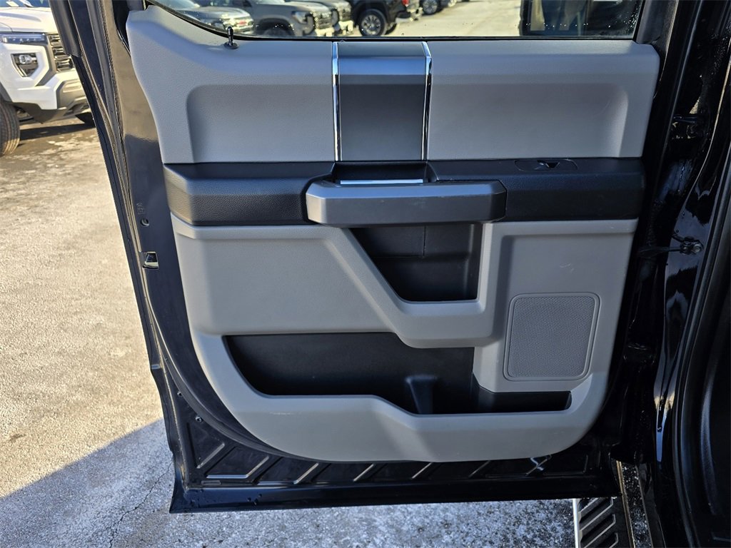 Used 2016 Ford F150 XLT w/ Equipment Group 302A Luxury image 22