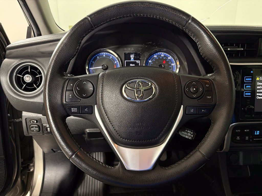 Used 2018 Toyota Corolla SE w/ SE Premium Package FWD image 17