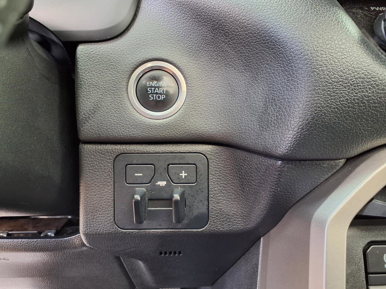 Used 2022 Toyota Tundra Limited AWD/4WD image 28