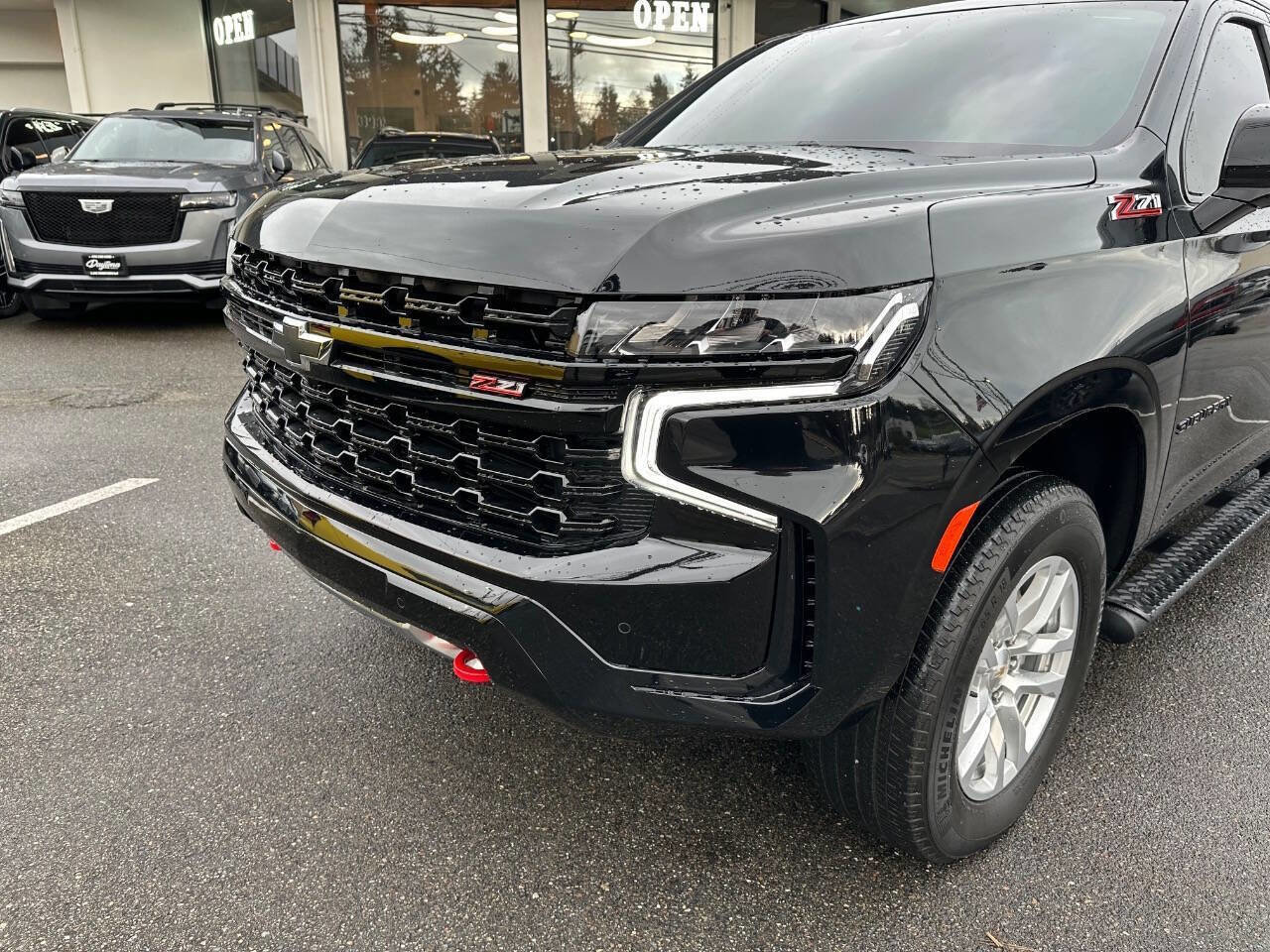 Used 2023 Chevrolet Suburban Z71 w/ Z71 Off-Road Package AWD/4WD image 11