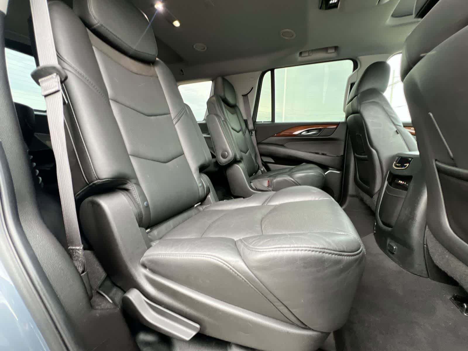 Used 2015 Cadillac Escalade Luxury AWD/4WD image 20
