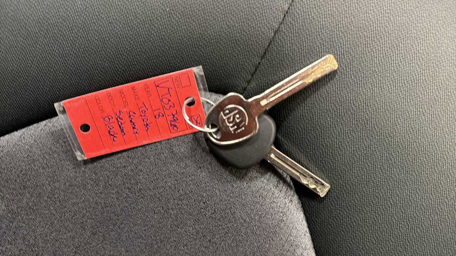 Certified 2018 Toyota Camry LE image 30