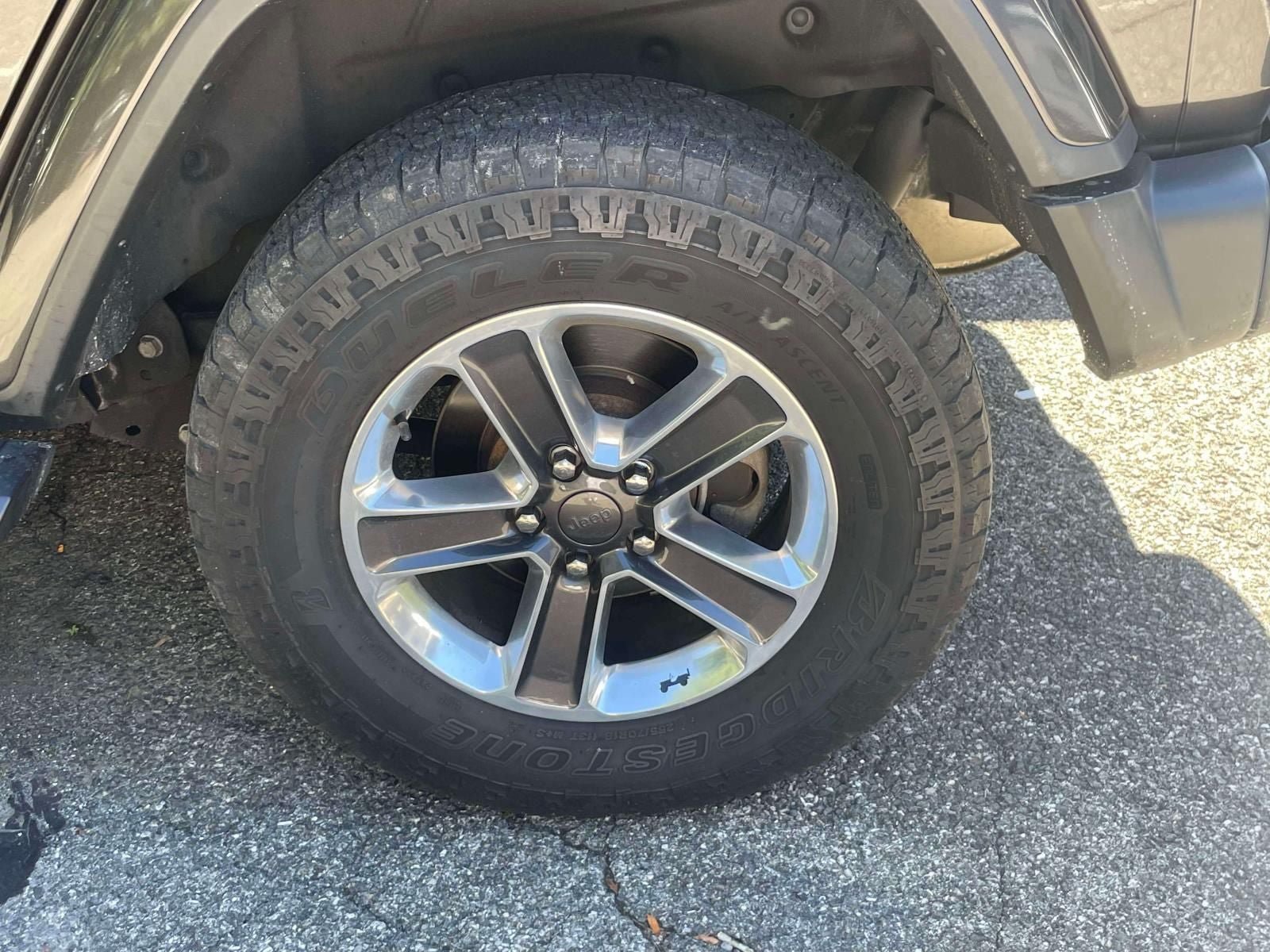 Used 2021 Jeep Wrangler Unlimited Sahara AWD/4WD image 9