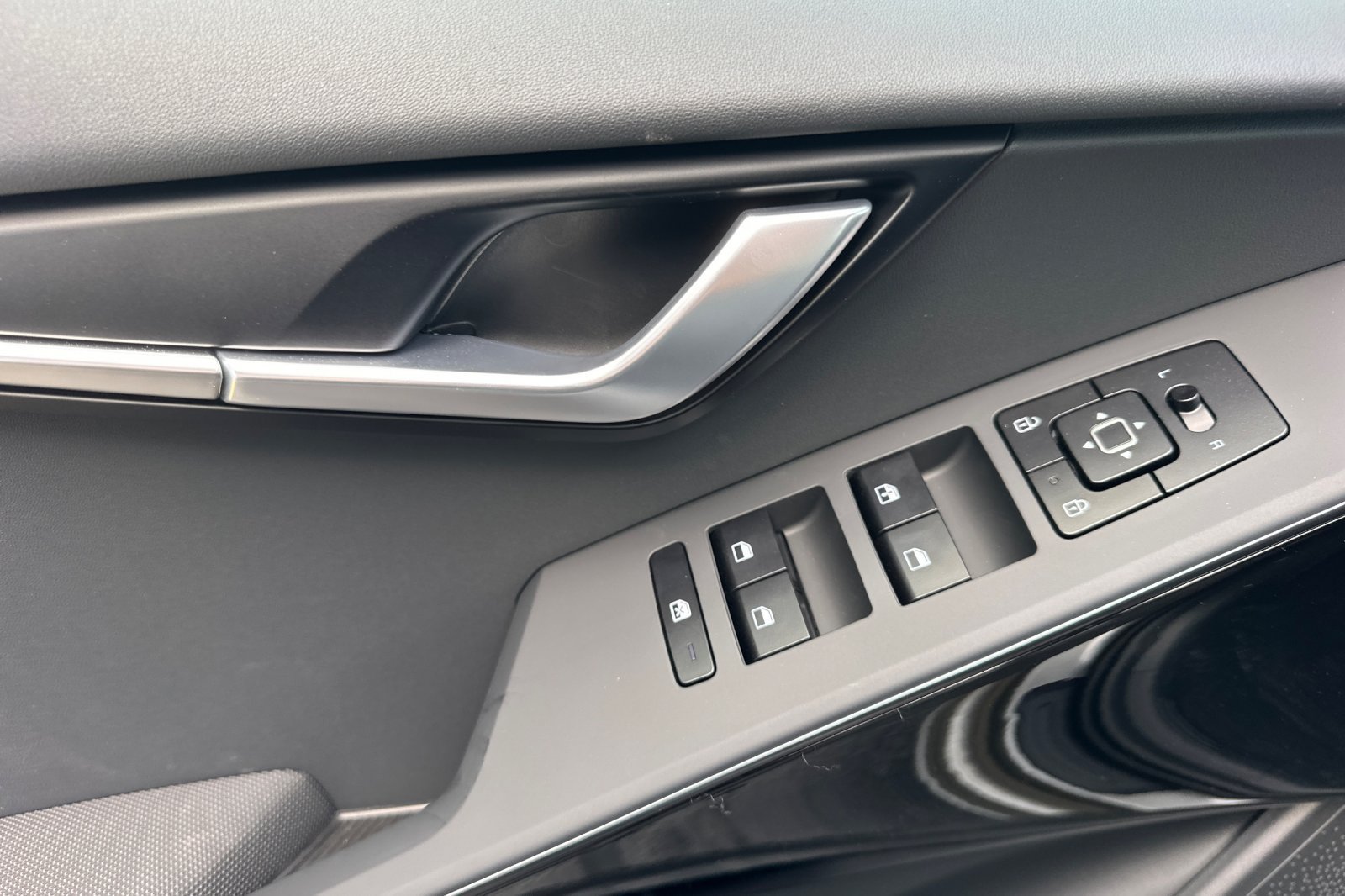 New 2026 Kia Niro Wind FWD image 11