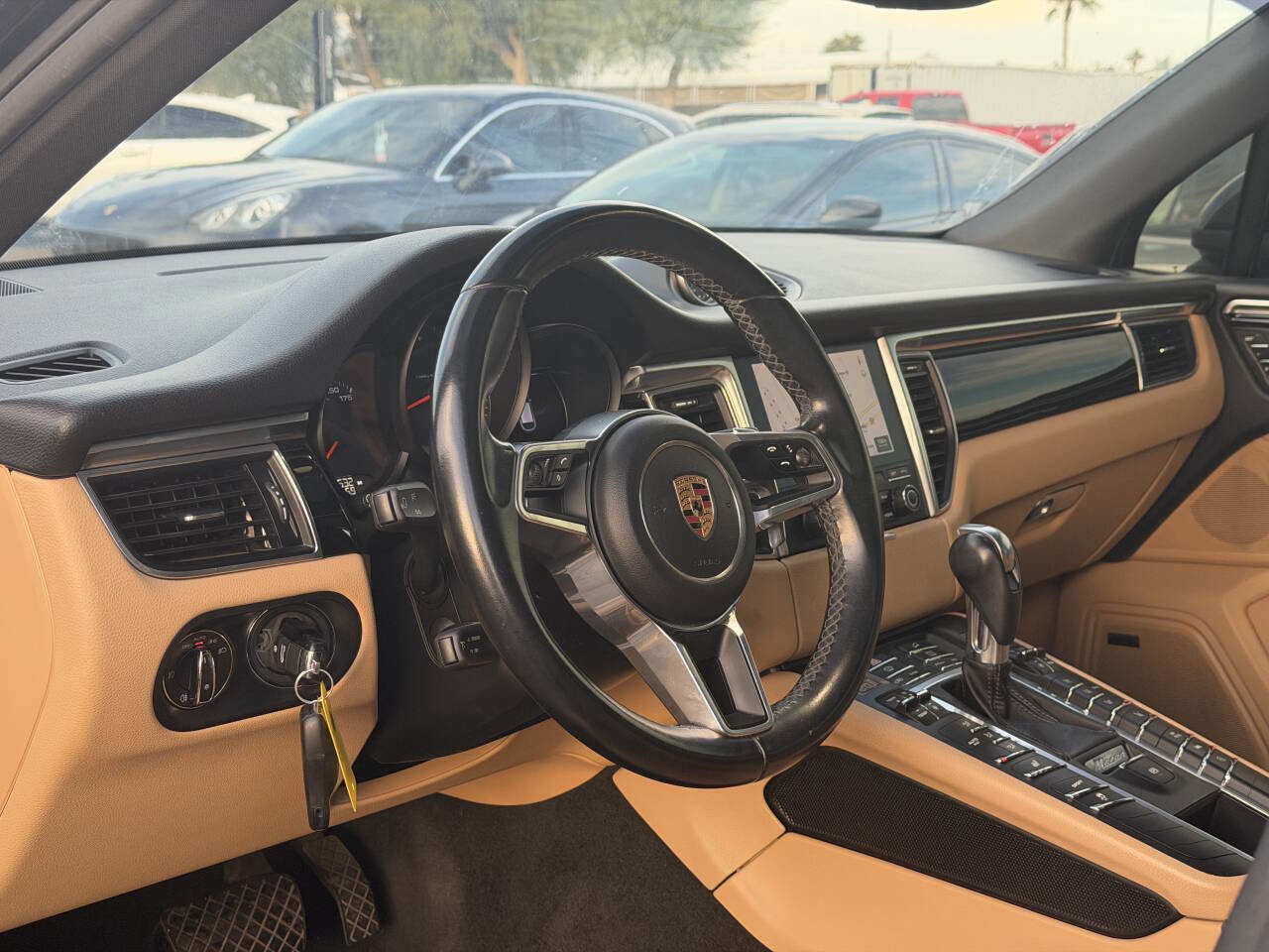 Used 2017 Porsche Macan image 22