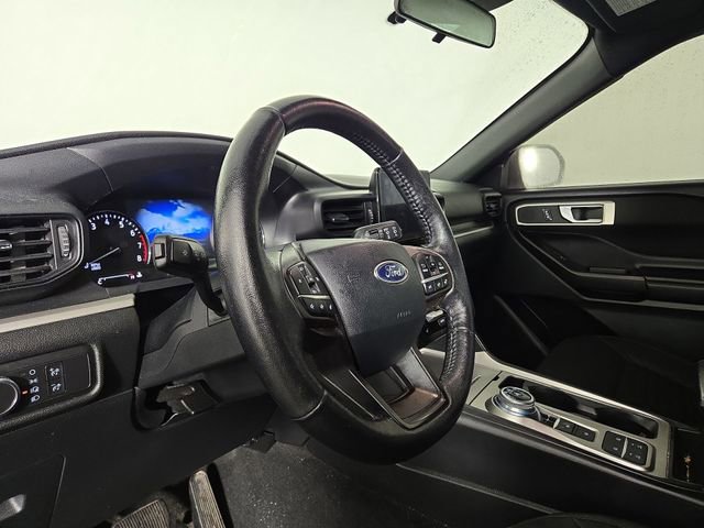 Used 2020 Ford Explorer XLT w/ Comfort Package image 13