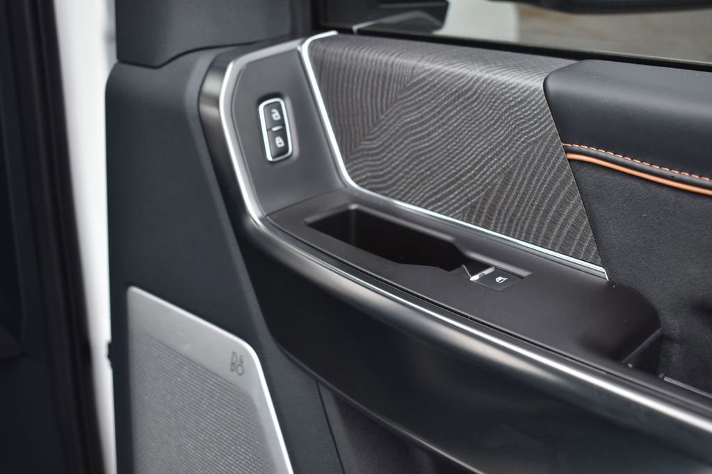 Used 2024 Ford F350 Platinum w/ FX4 Off-Road Package image 23