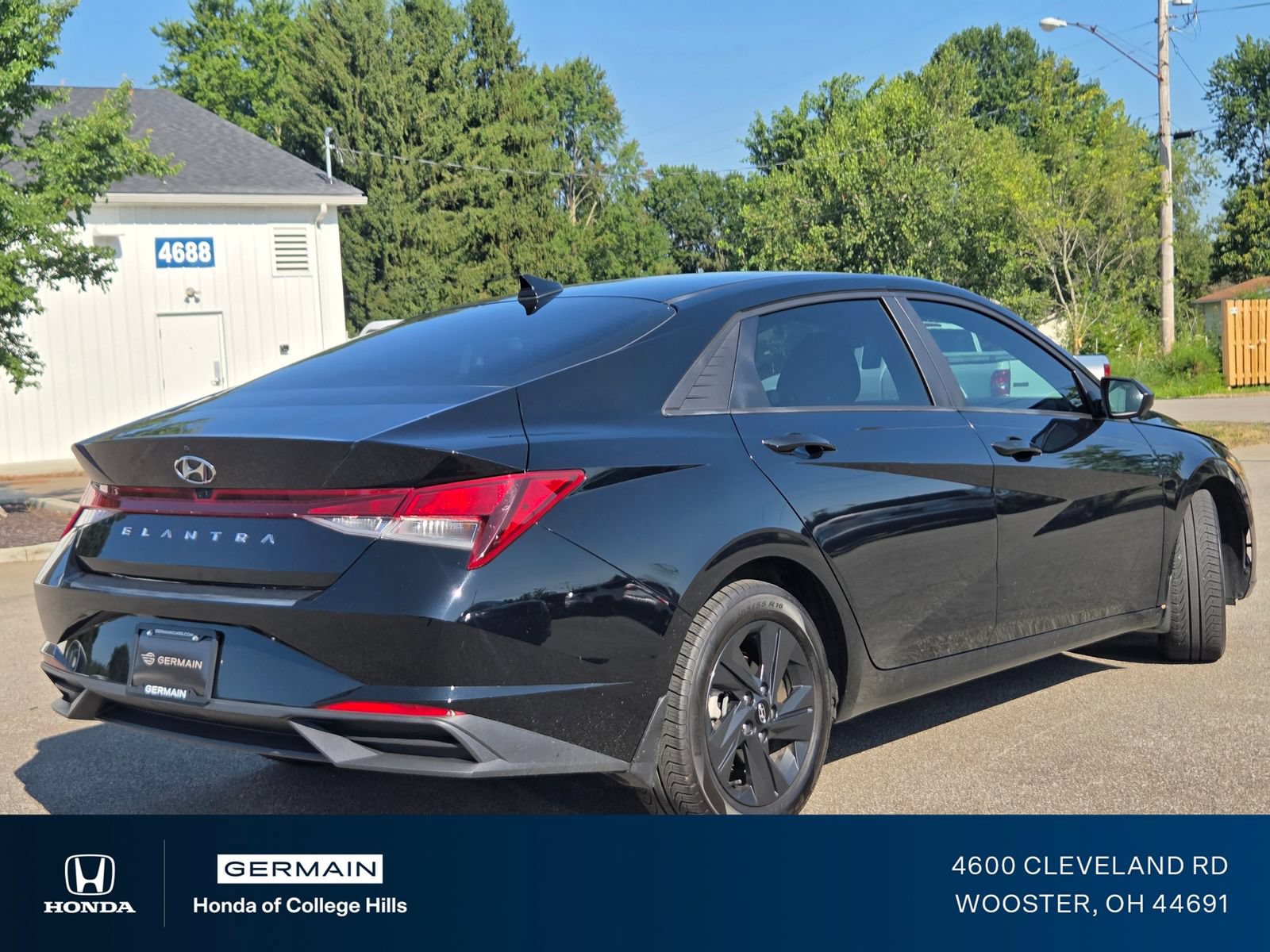 Used 2023 Hyundai Elantra SEL FWD image 17