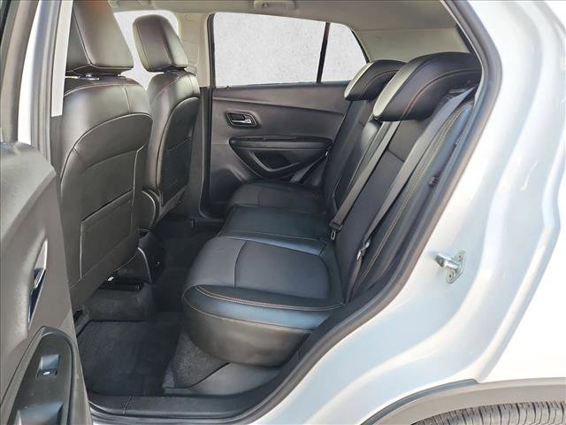 Used 2020 Chevrolet Trax LT w/ LT Convenience Package FWD image 18