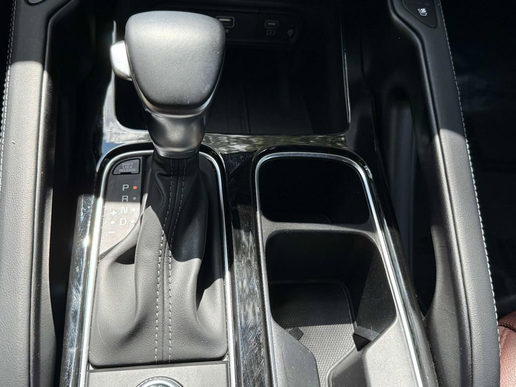 Used 2024 Kia Telluride EX w/ EX Captain's Chair Package image 26