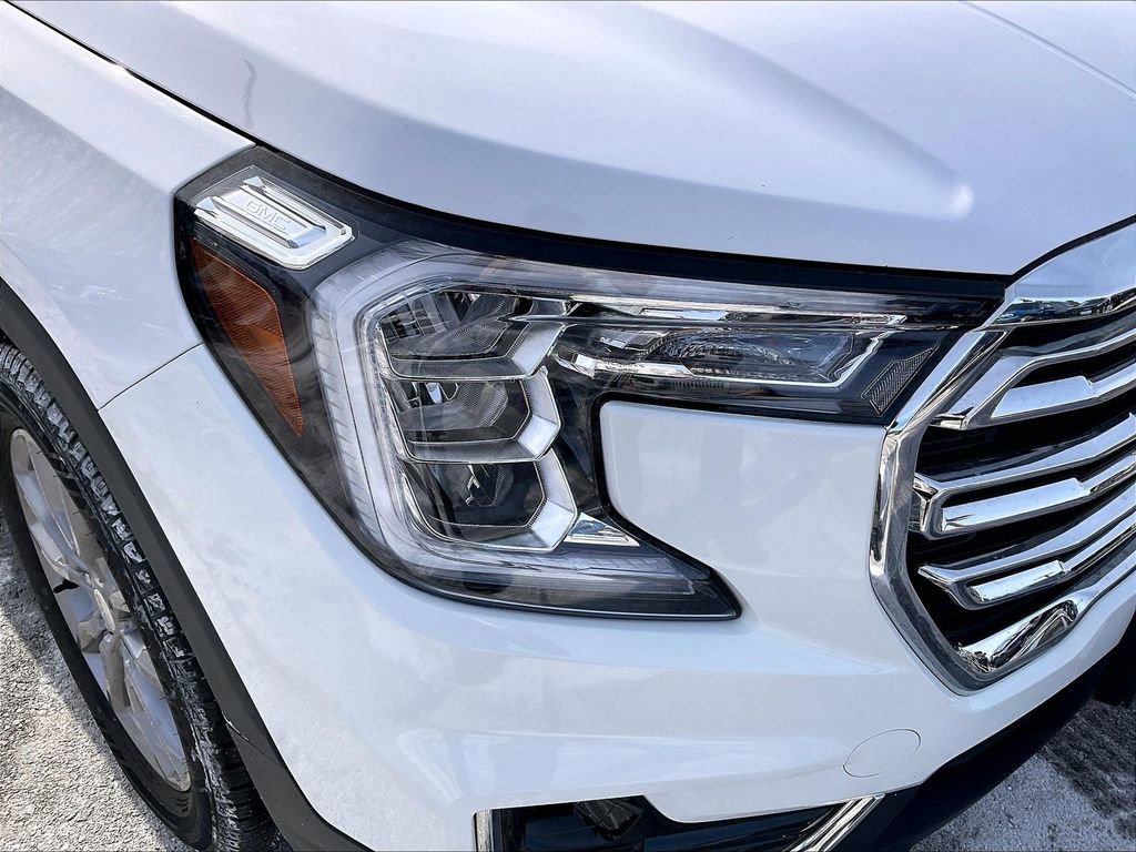 Used 2024 GMC Terrain SLT image 29