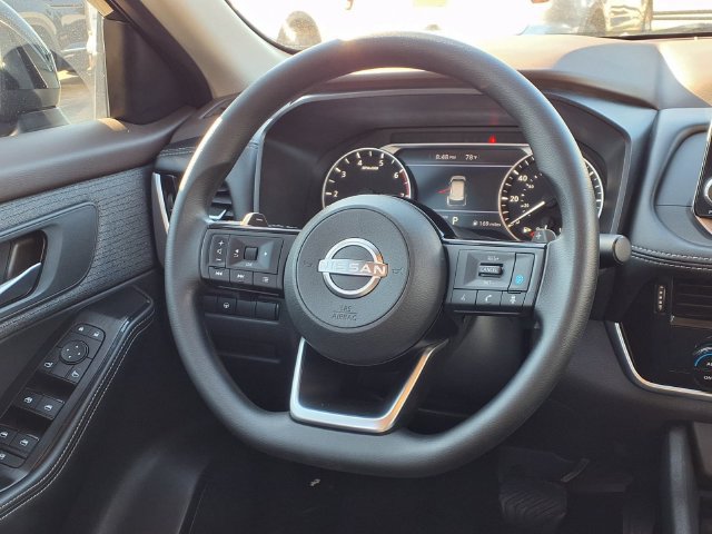 Used 2022 Nissan Rogue SV FWD image 7