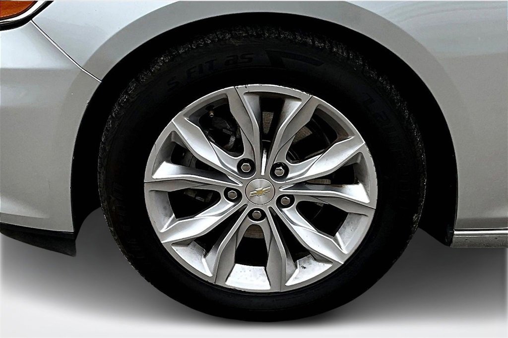 Used 2020 Chevrolet Malibu LT image 32