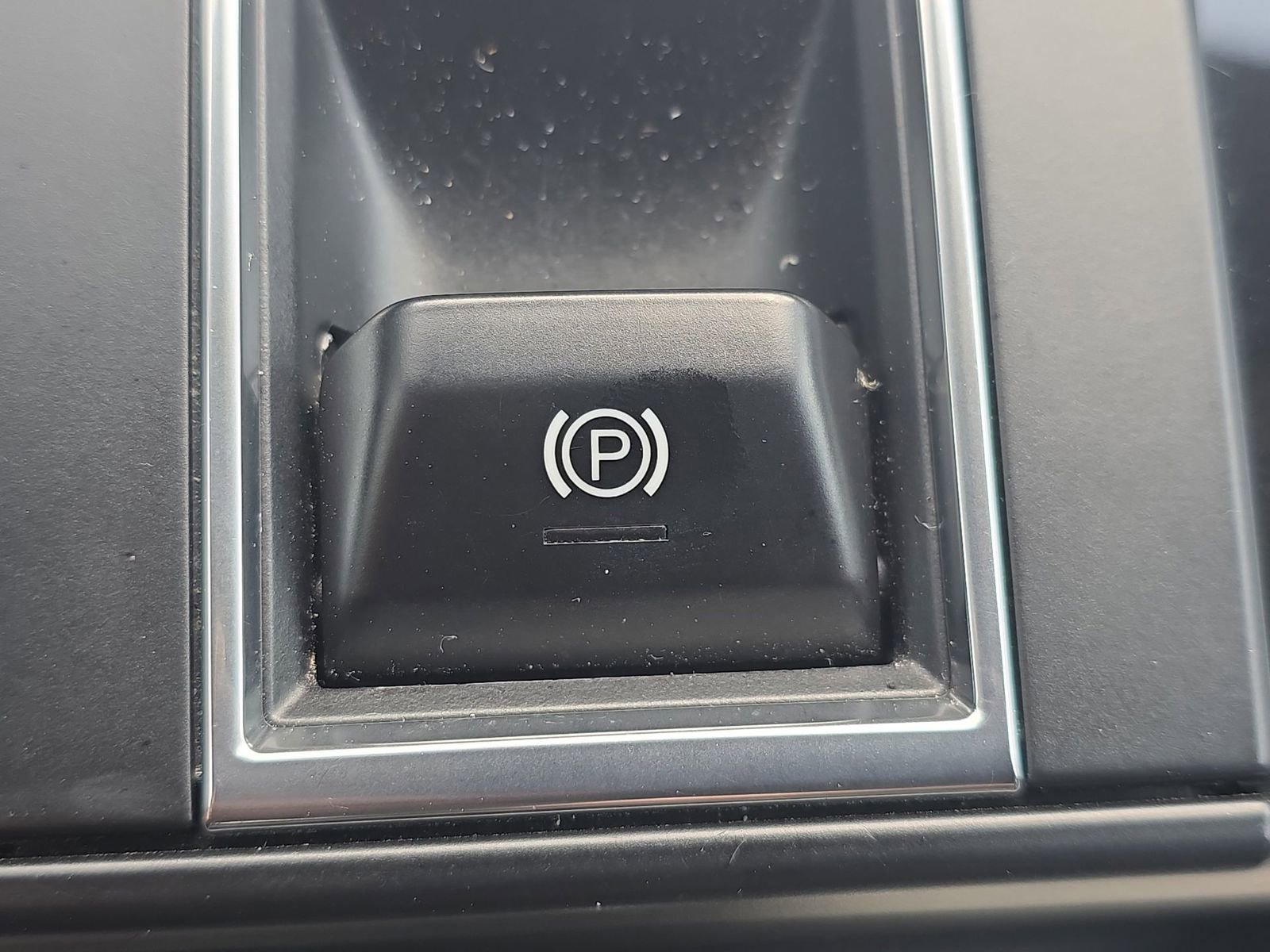 Certified 2022 Porsche Macan image 24