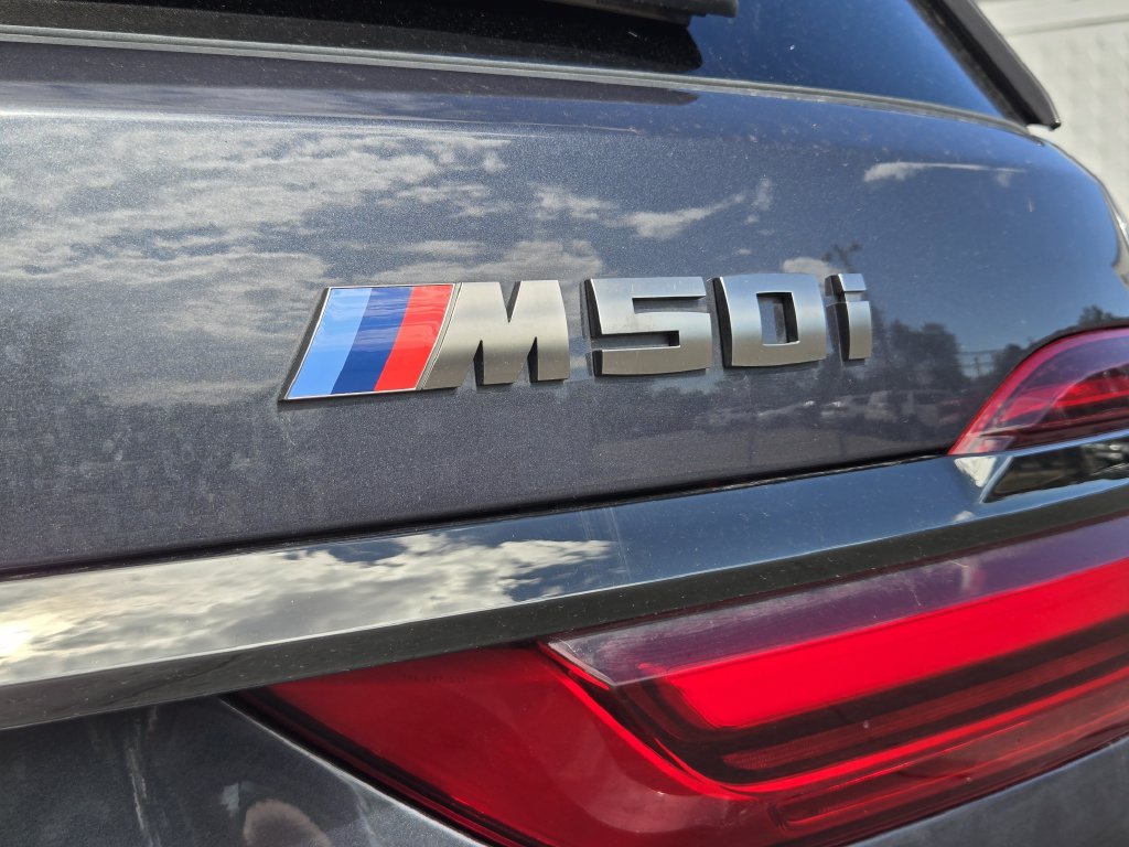 Used 2021 BMW X7 M50i w/ Dynamic Handling Package AWD/4WD image 13