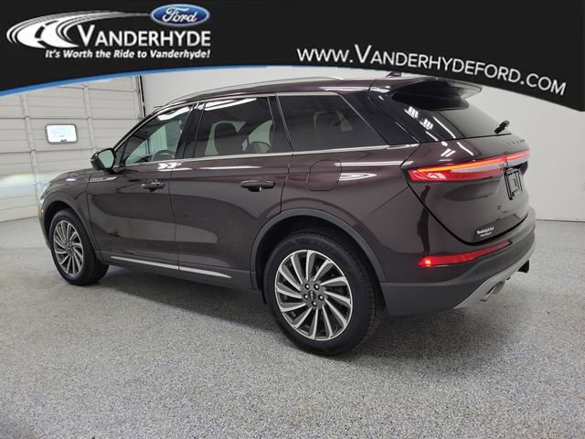 Used 2023 Lincoln Corsair Reserve w/ Equipment Group 201A image 4