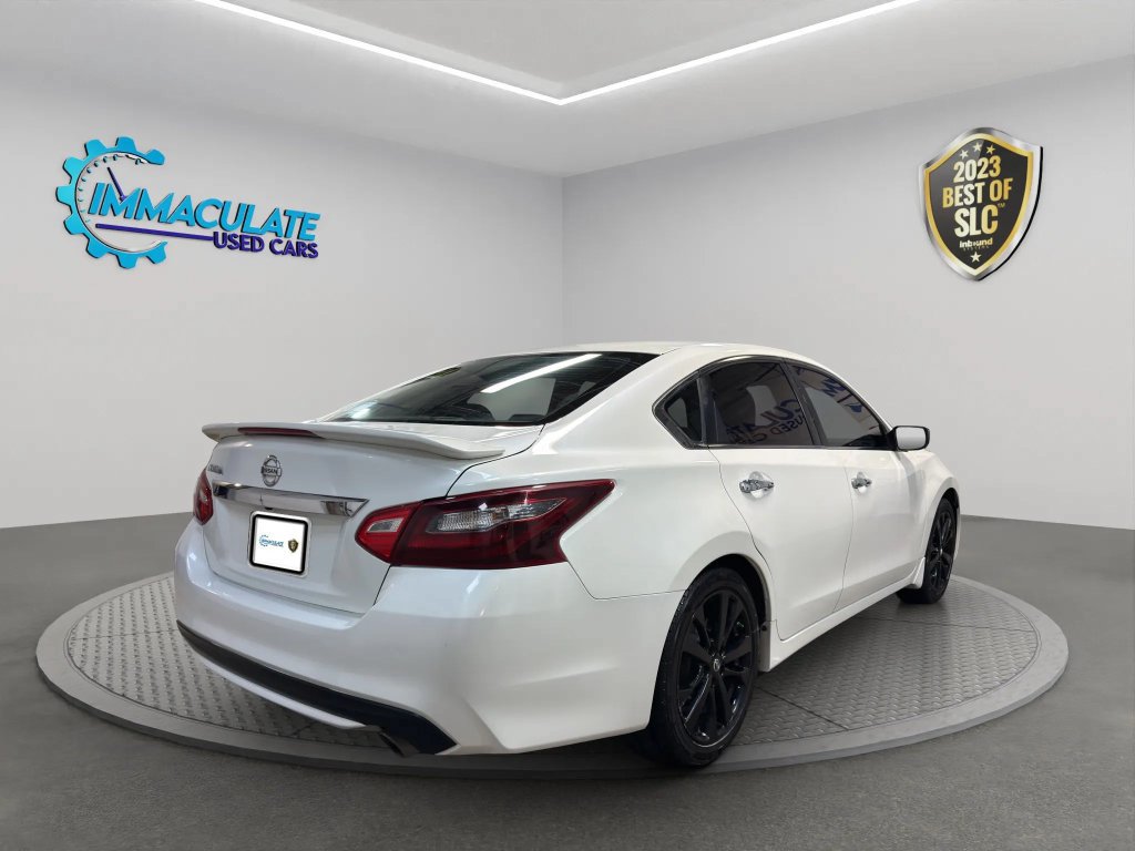 Used 2017 Nissan Altima 2.5 SR w/ Midnight Edition Package FWD image 5