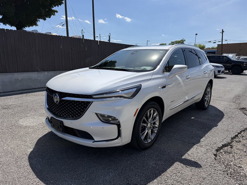 Used 2022 Buick Enclave Avenir w/ Avenir Technology Package AWD/4WD image 5