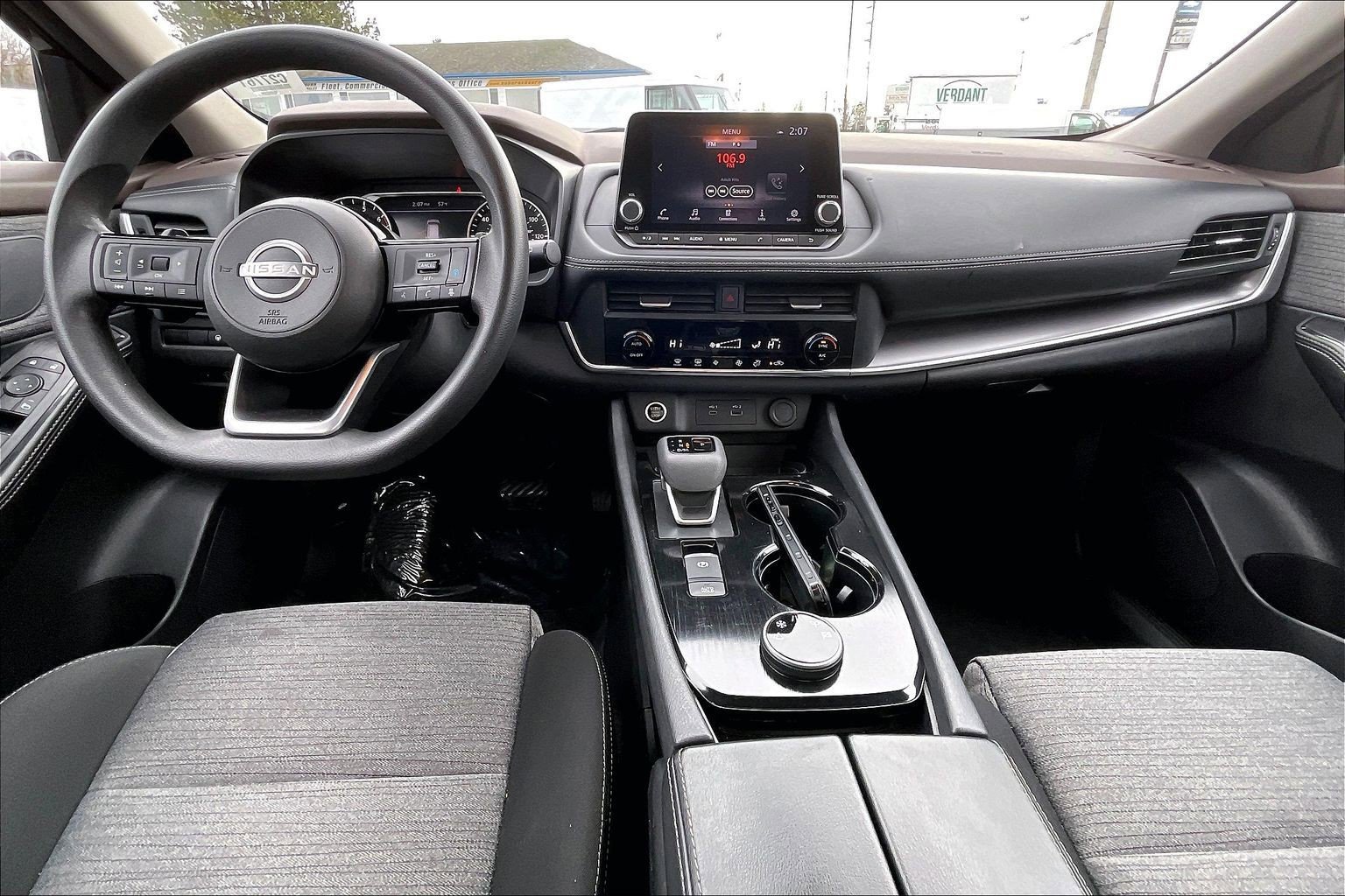 Used 2023 Nissan Rogue SV image 14