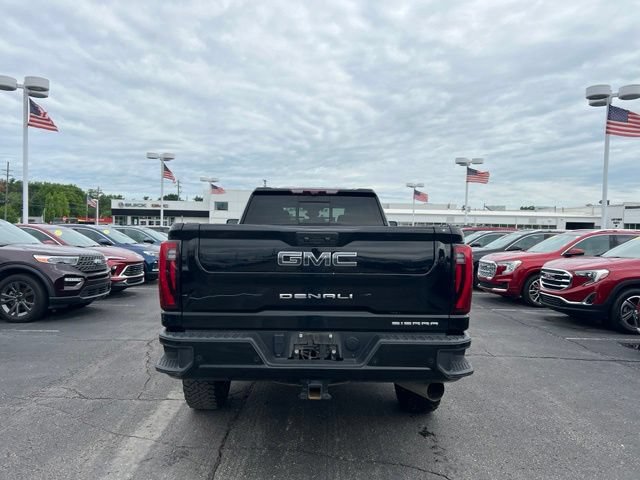 Used 2024 GMC Sierra 3500 Denali Ultimate AWD/4WD image 4