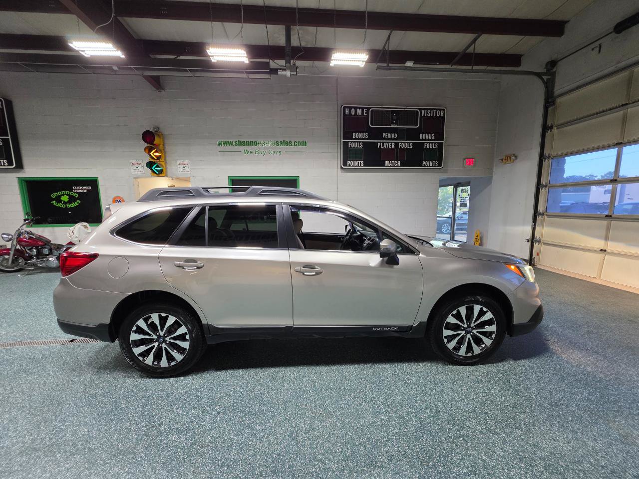 Used 2017 Subaru Outback 3.6R Limited AWD/4WD image 5