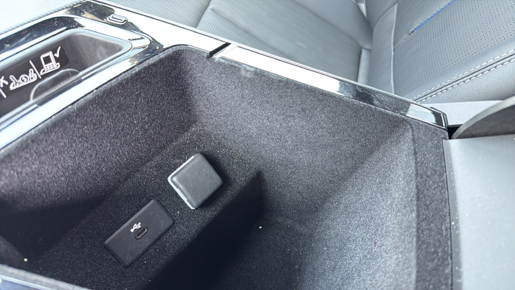Certified 2024 Cadillac Lyriq Sport w/ LPO, Floor Liner Package AWD/4WD image 37