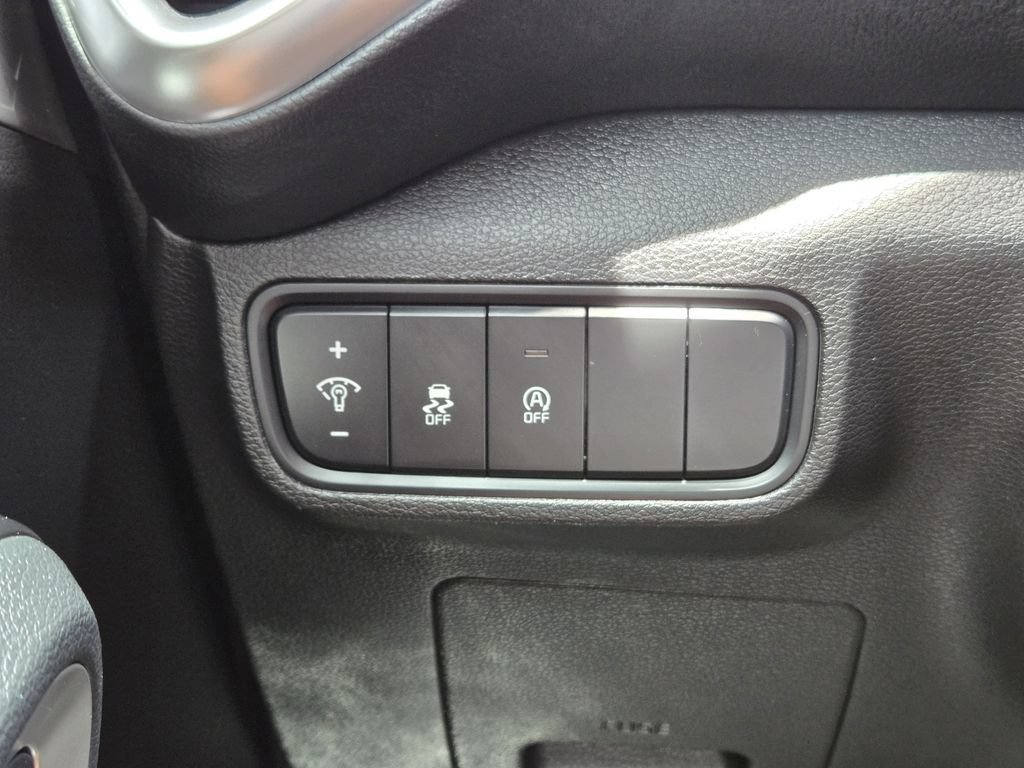 Certified 2023 Kia Soul LX FWD image 24