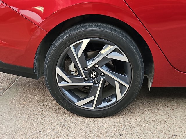 Used 2025 Hyundai Elantra Sport FWD image 18